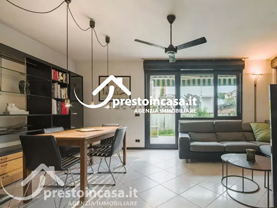 Immagine 3 di Casa bifamiliare in affitto  a Viareggio