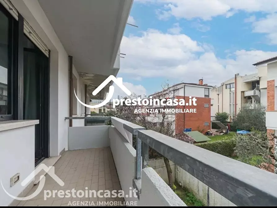 Immagine 24 di Casa bifamiliare in affitto  a Viareggio