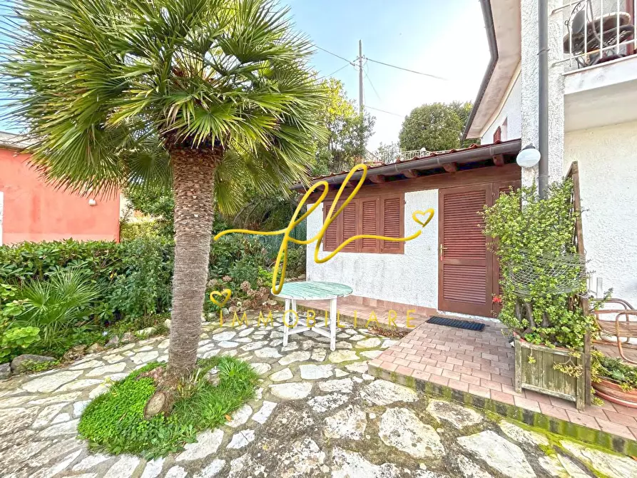 Immagine 6 di Villa in vendita  a Portoferraio