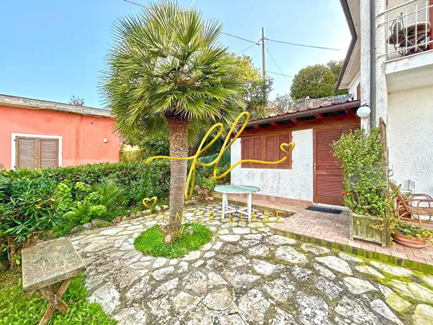 Immagine 9 di Villa in vendita  a Portoferraio