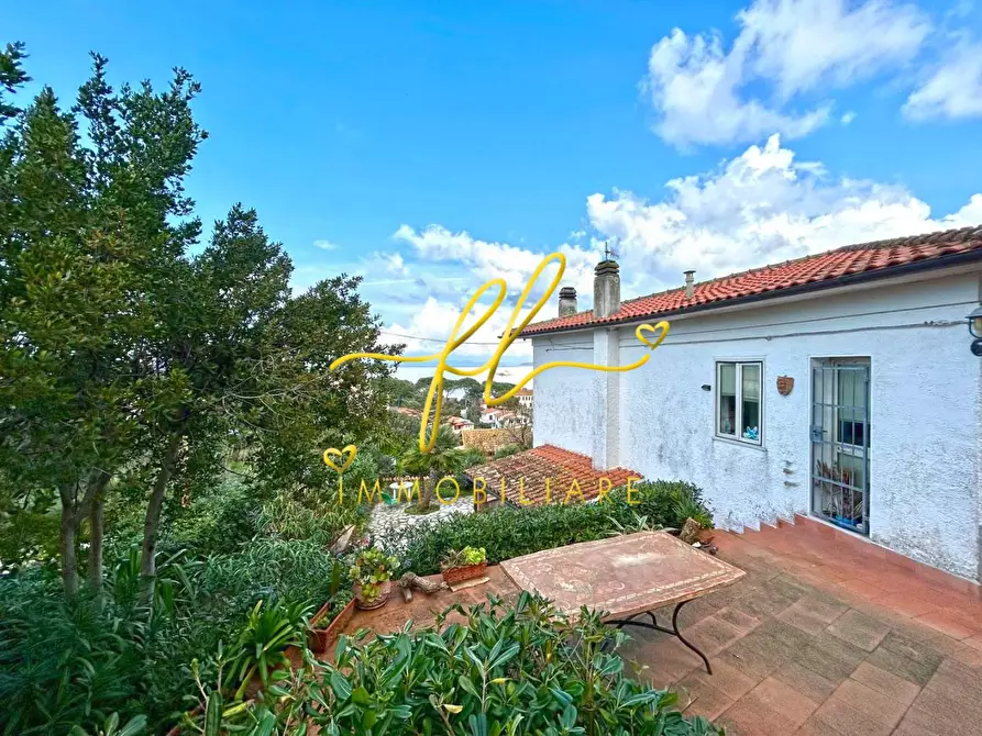 Immagine 14 di Villa in vendita  a Portoferraio