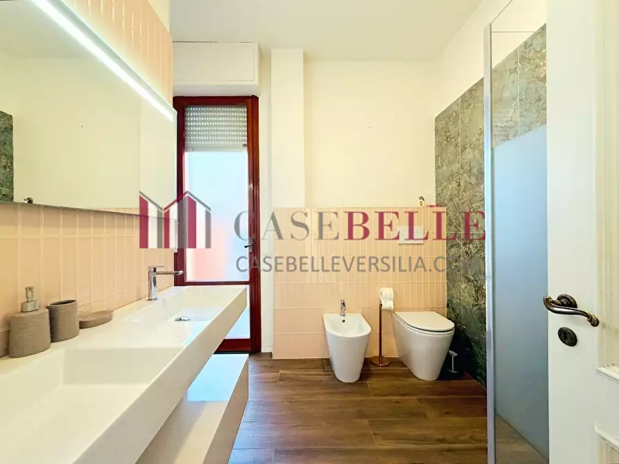 Immagine 24 di Appartamento in vendita  a Camaiore