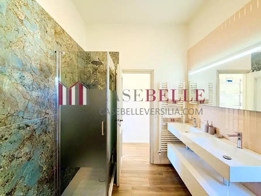 Immagine 32 di Appartamento in vendita  a Camaiore