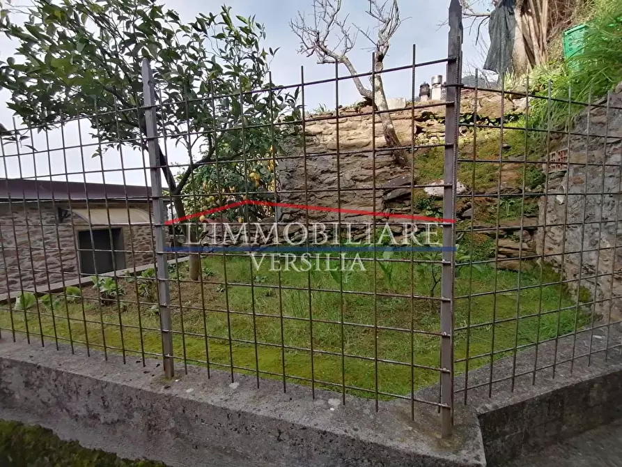 Immagine 27 di Porzione di casa in vendita  a Massa