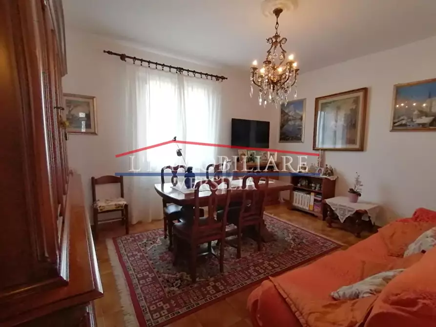 Immagine 12 di Porzione di casa in vendita  a Massa