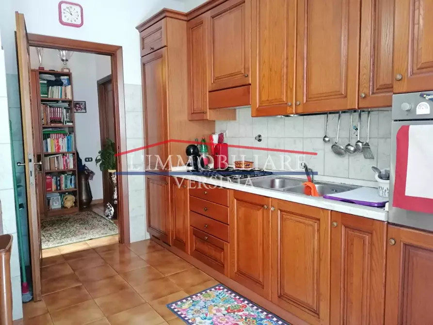 Immagine 8 di Porzione di casa in vendita  a Massa