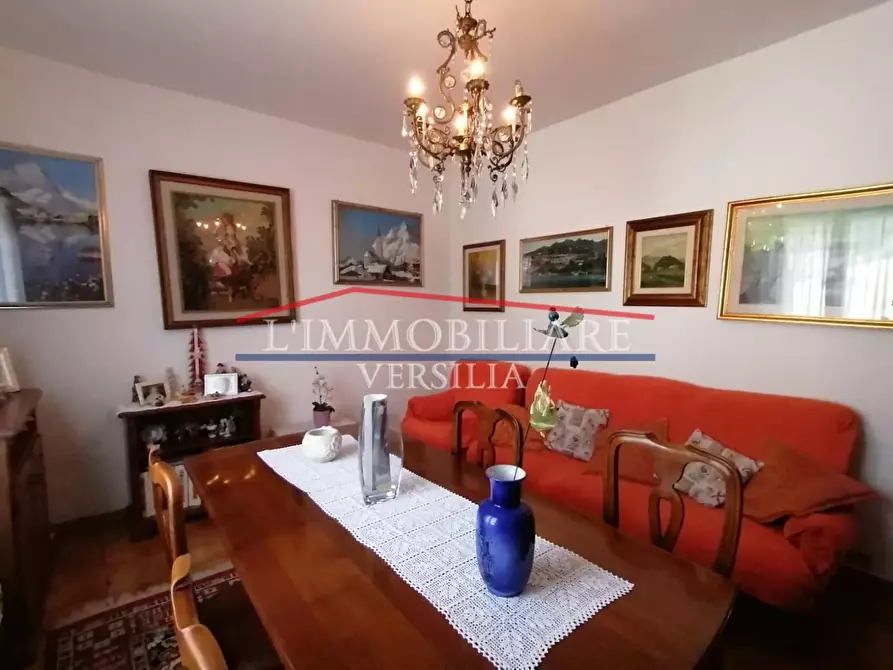 Immagine 10 di Porzione di casa in vendita  a Massa