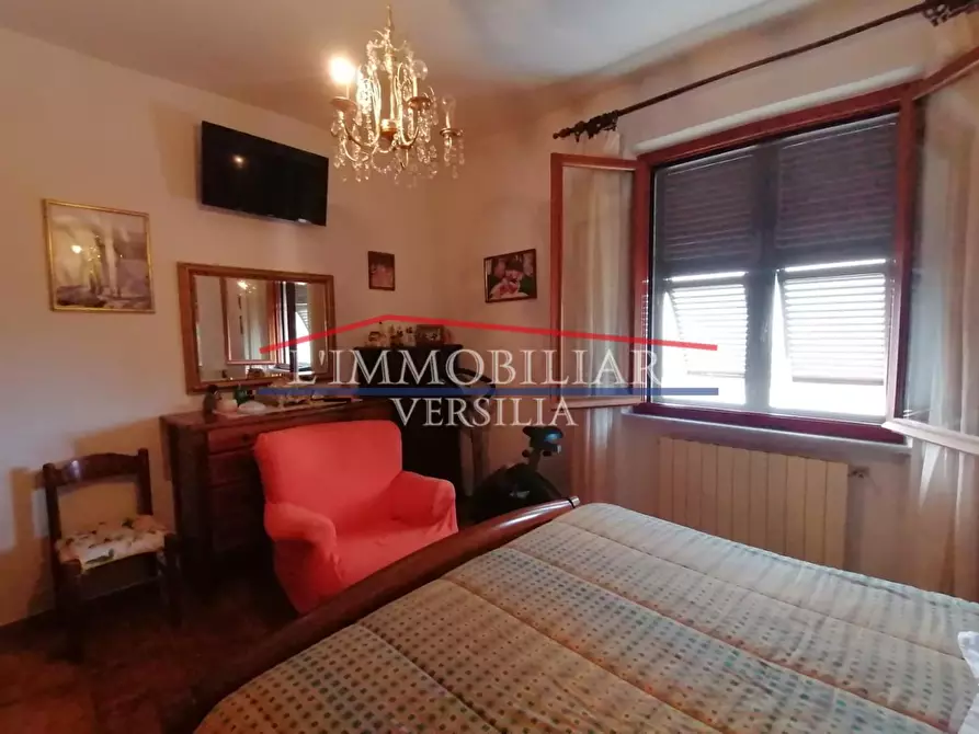 Immagine 14 di Porzione di casa in vendita  a Massa