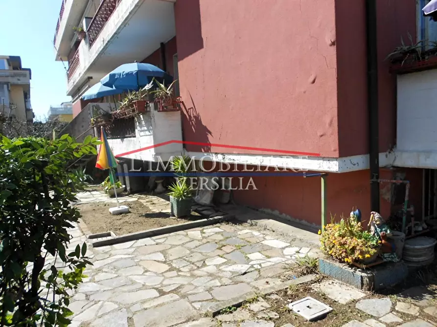 Immagine 3 di Appartamento in vendita  a Carrara