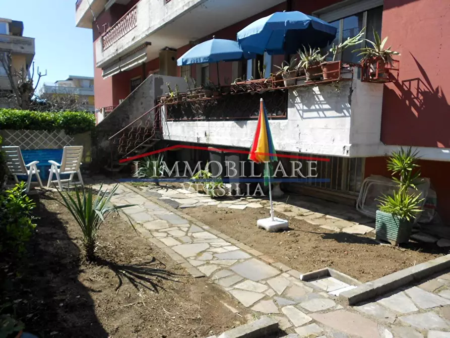 Immagine 4 di Appartamento in vendita  a Carrara