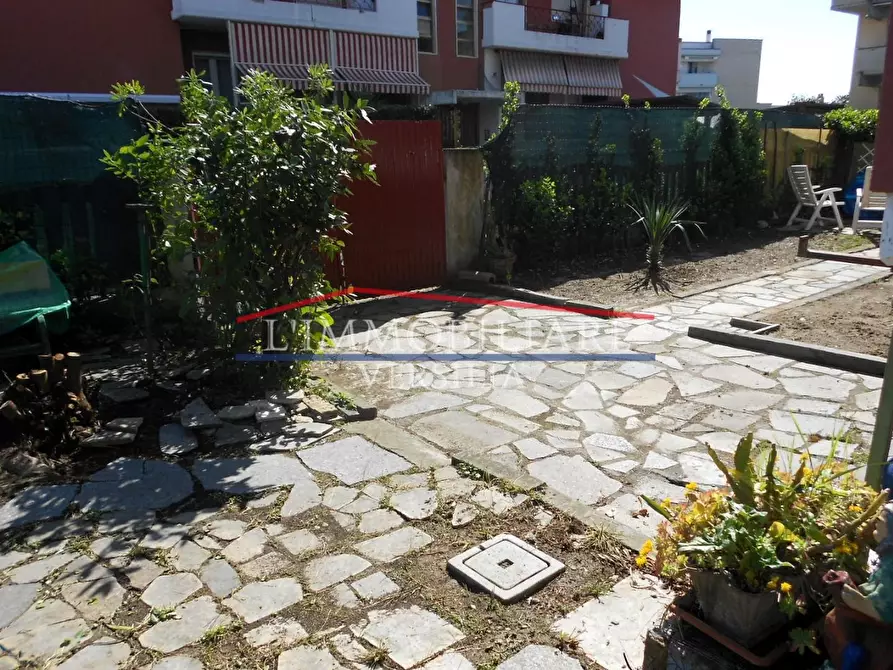 Immagine 2 di Appartamento in vendita  a Carrara