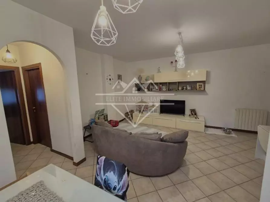 Immagine 5 di Appartamento in vendita  a Carrara
