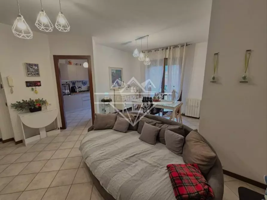 Immagine 2 di Appartamento in vendita  a Carrara