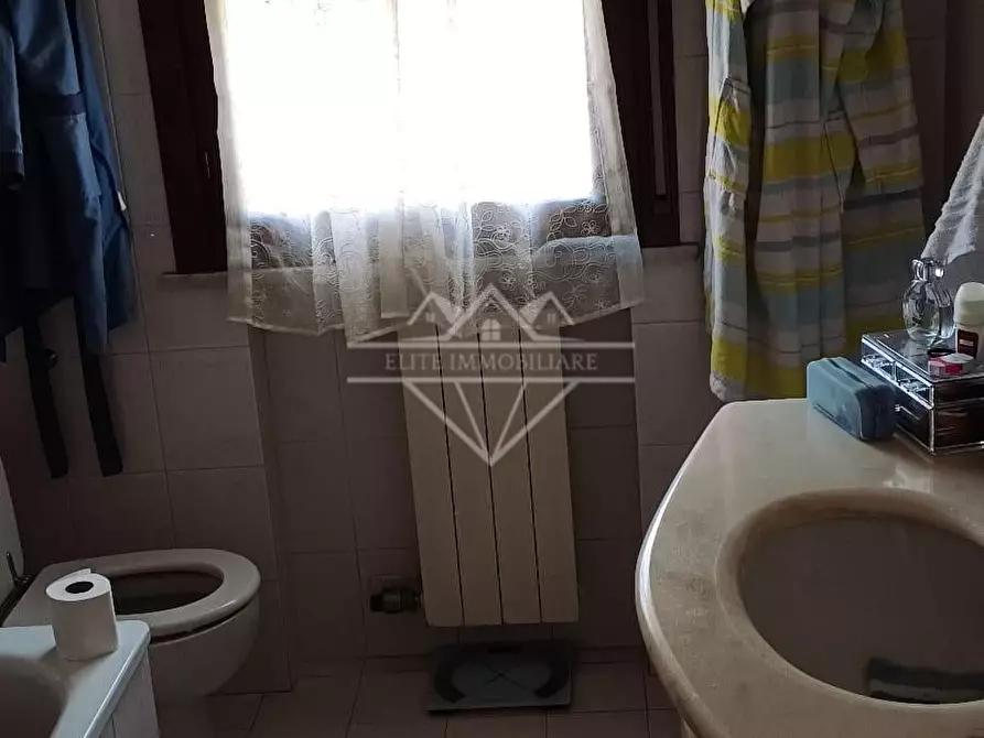 Immagine 7 di Appartamento in vendita  a Carrara