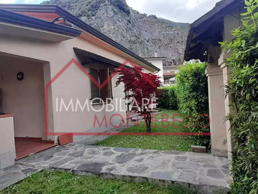 Immagine 2 di Casa indipendente in vendita  a Camaiore