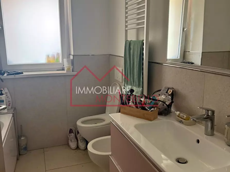 Immagine 13 di Casa indipendente in vendita  a Camaiore