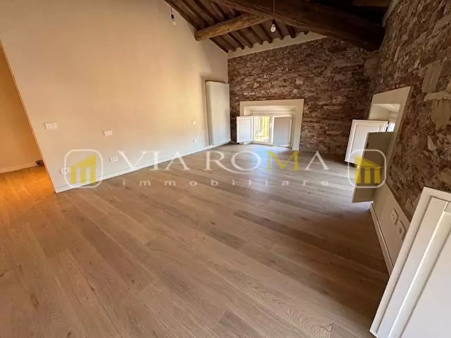Immagine 27 di Appartamento in vendita  a Lucca