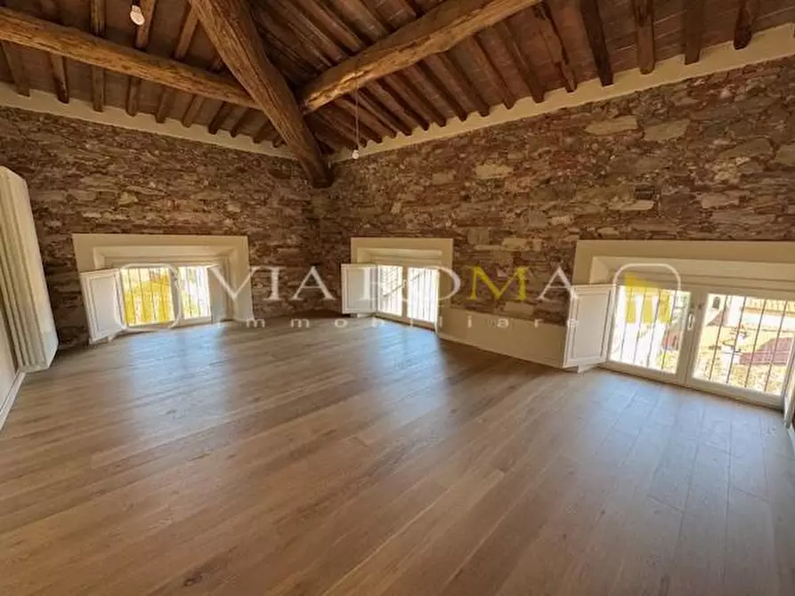 Immagine 25 di Appartamento in vendita  a Lucca