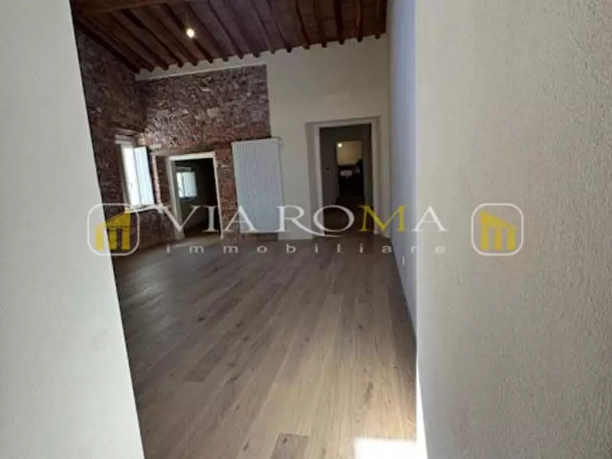 Immagine 29 di Appartamento in vendita  a Lucca