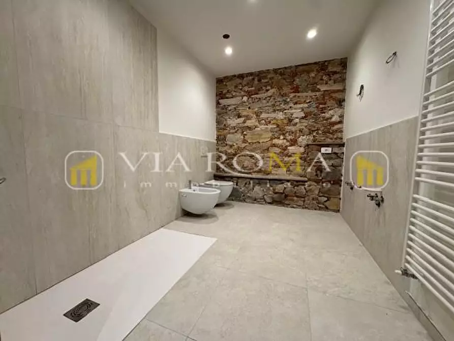 Immagine 23 di Appartamento in vendita  a Lucca