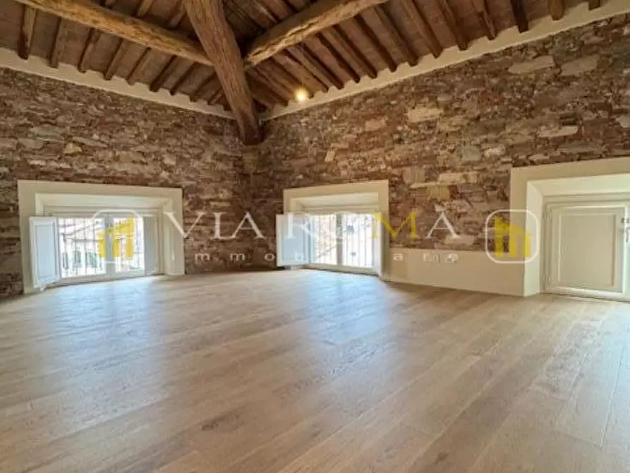 Immagine 5 di Appartamento in vendita  a Lucca