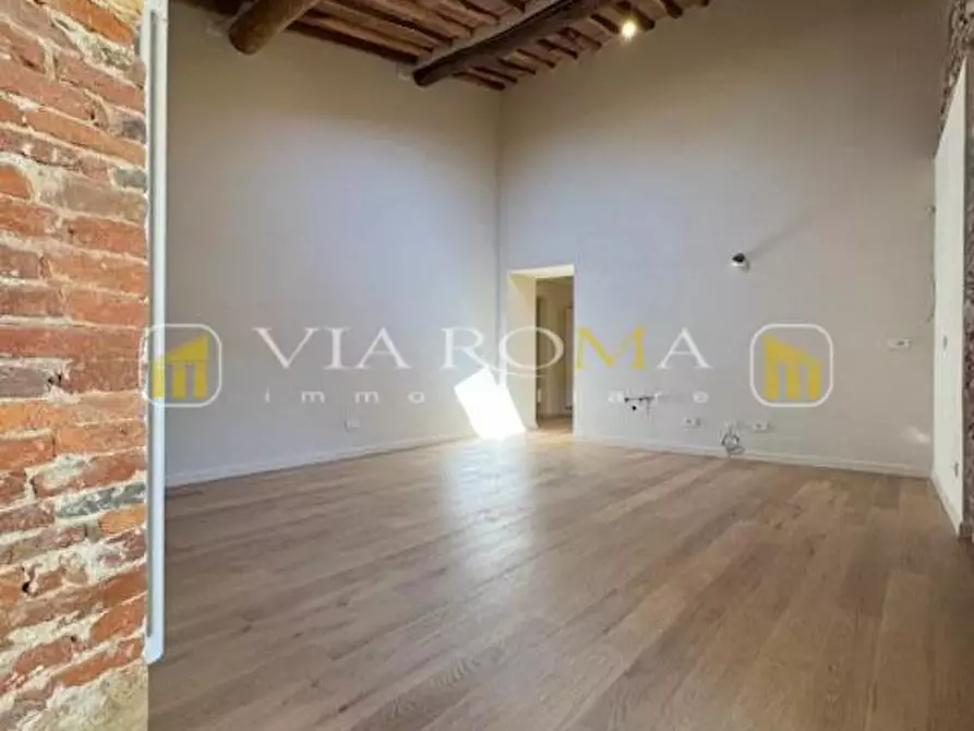 Immagine 15 di Appartamento in vendita  a Lucca