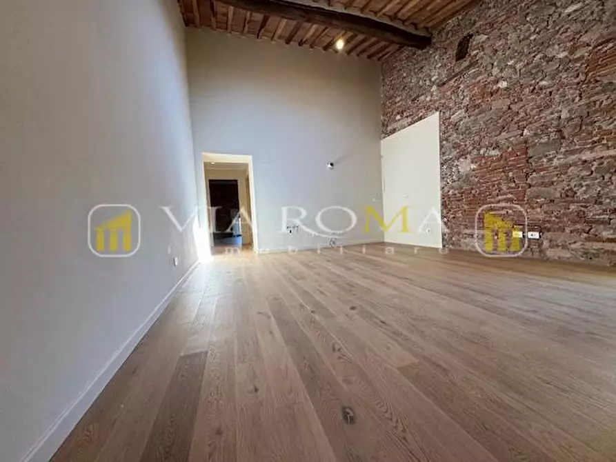 Immagine 9 di Appartamento in vendita  a Lucca