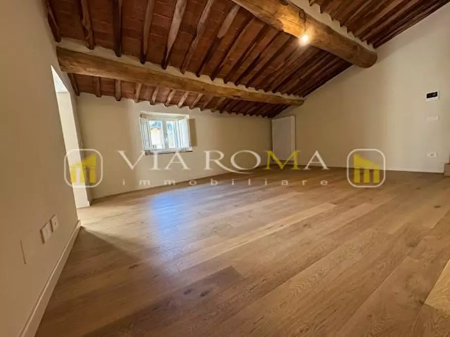 Immagine 3 di Appartamento in vendita  a Lucca