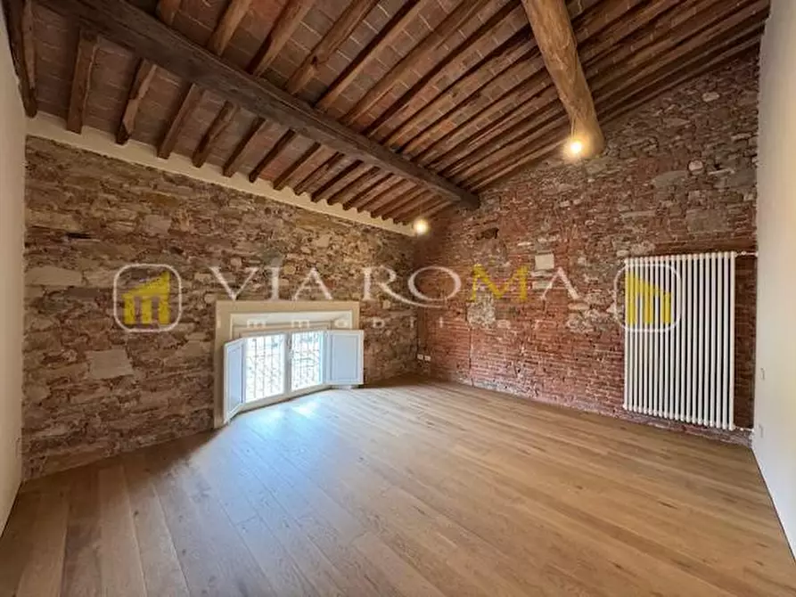 Immagine 6 di Appartamento in vendita  a Lucca