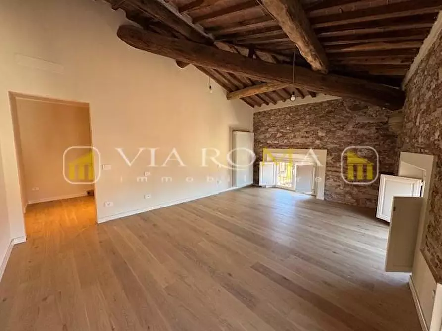 Immagine 26 di Appartamento in vendita  a Lucca