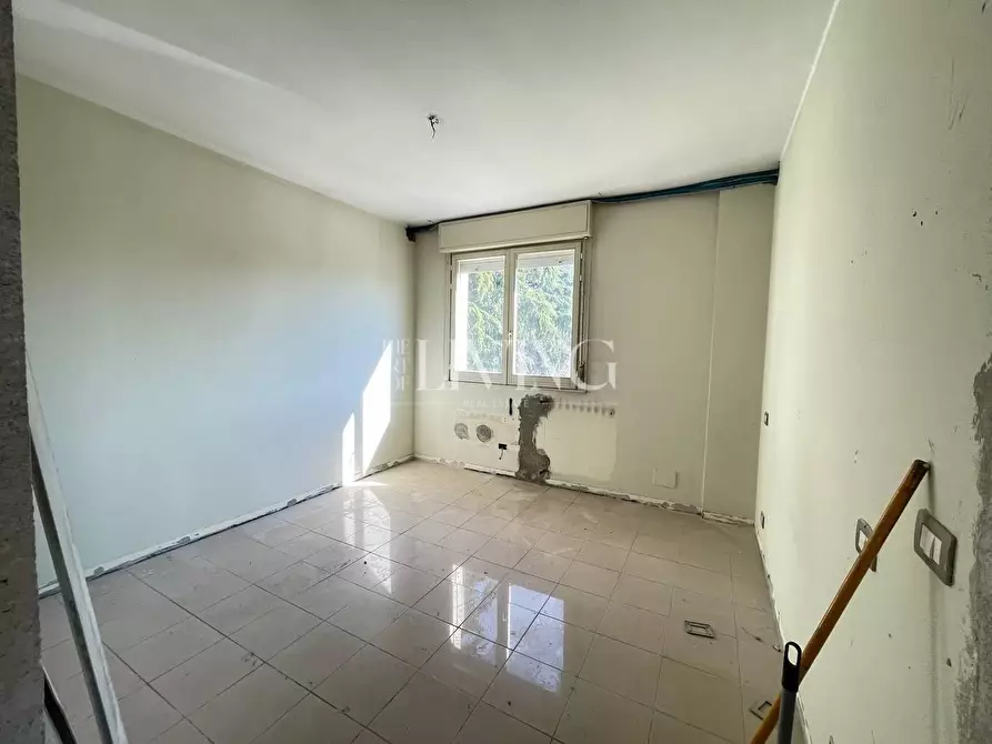 Immagine 8 di Appartamento in vendita  a Lucca