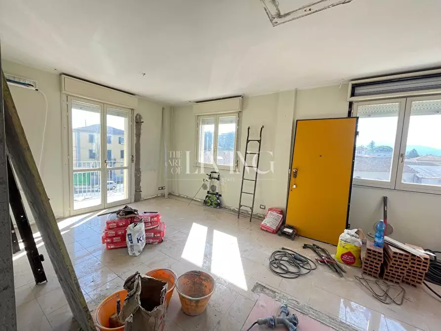 Immagine 2 di Appartamento in vendita  a Lucca