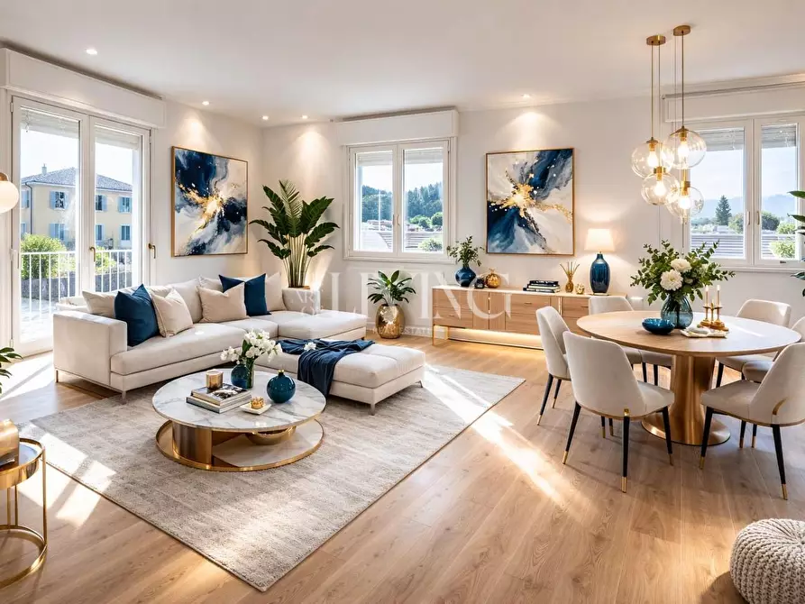 Immagine 1 di Appartamento in vendita  a Lucca