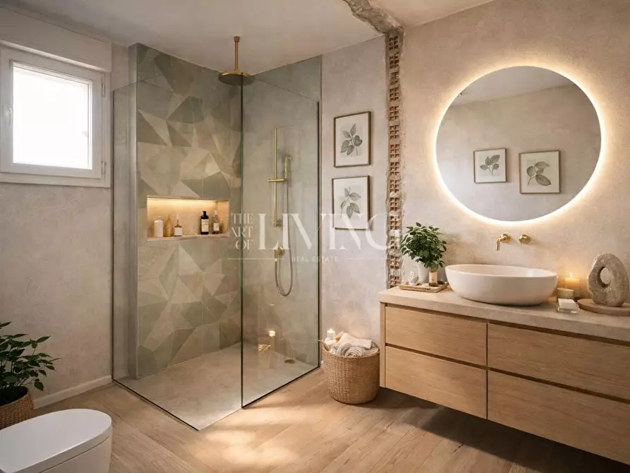 Immagine 17 di Appartamento in vendita  a Lucca