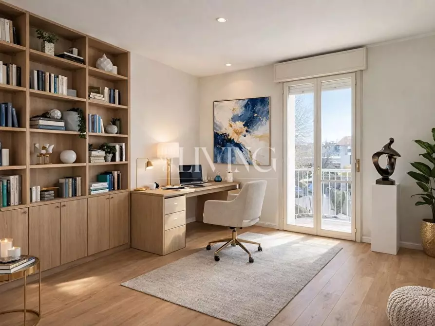 Immagine 5 di Appartamento in vendita  a Lucca