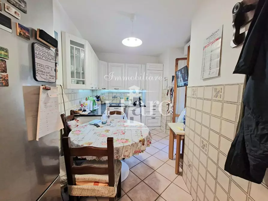 Immagine 2 di Appartamento in vendita  a Campi Bisenzio