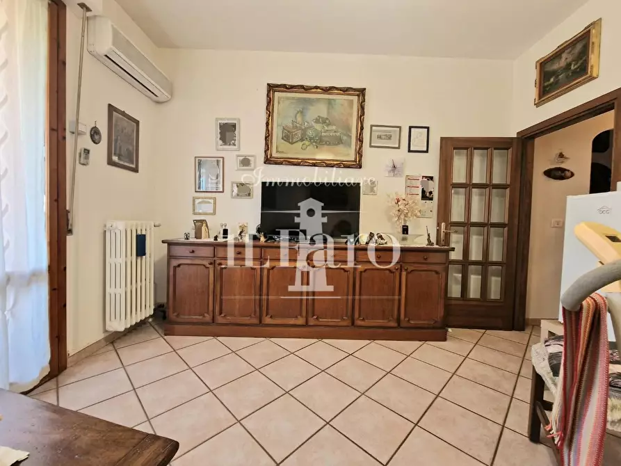 Immagine 12 di Appartamento in vendita  a Campi Bisenzio