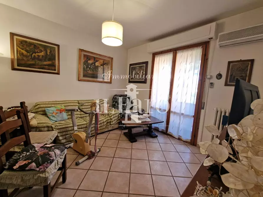 Immagine 13 di Appartamento in vendita  a Campi Bisenzio