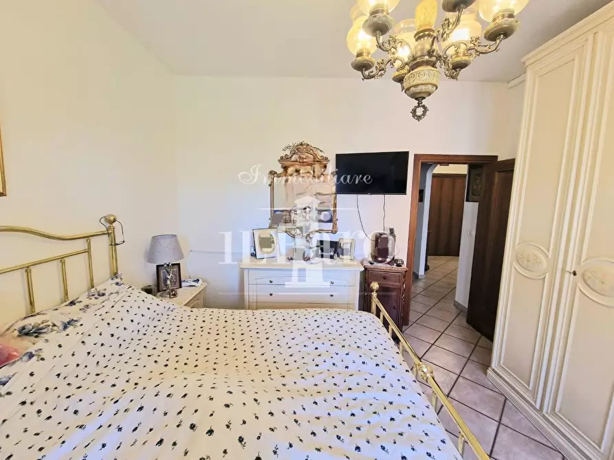 Immagine 17 di Appartamento in vendita  a Campi Bisenzio