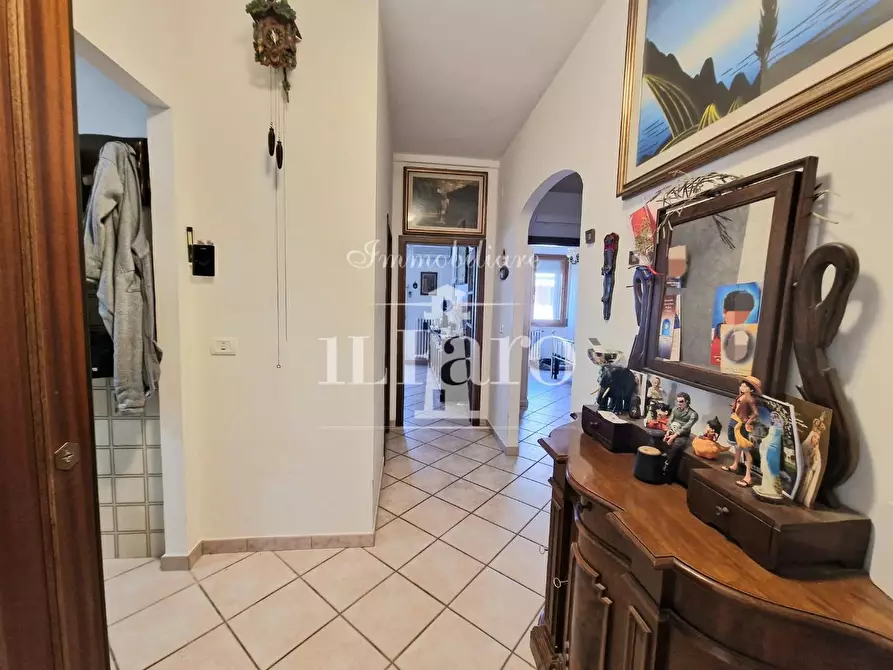 Immagine 9 di Appartamento in vendita  a Campi Bisenzio