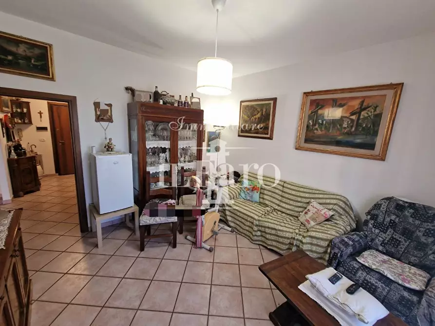 Immagine 16 di Appartamento in vendita  a Campi Bisenzio