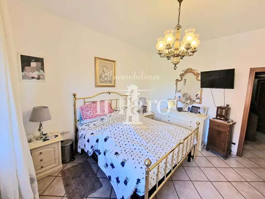 Immagine 22 di Appartamento in vendita  a Campi Bisenzio