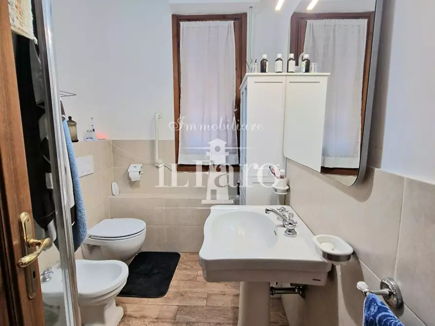 Immagine 29 di Appartamento in vendita  a Campi Bisenzio