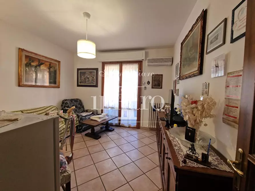 Immagine 11 di Appartamento in vendita  a Campi Bisenzio