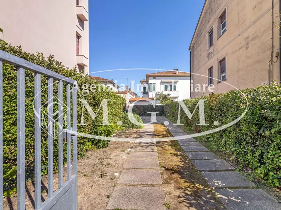 Immagine 29 di Appartamento in vendita  a Pontedera