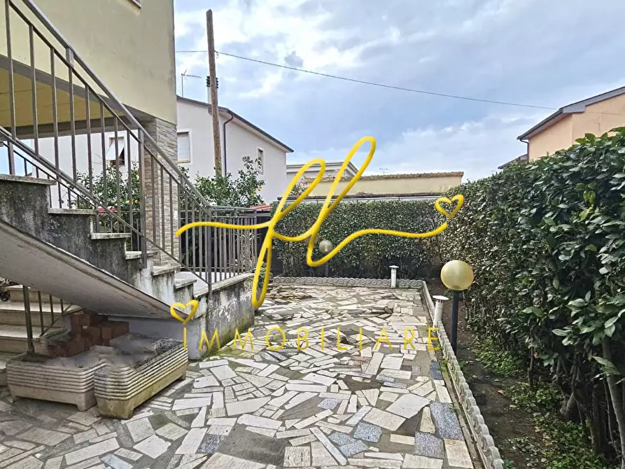 Immagine 16 di Appartamento in vendita  a Castagneto Carducci