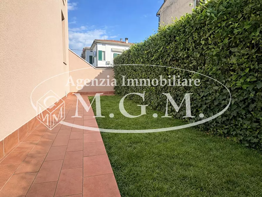 Immagine 19 di Appartamento in vendita  a Pontedera