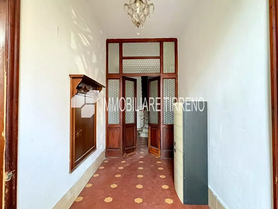 Immagine 12 di Villa in vendita  a Massa