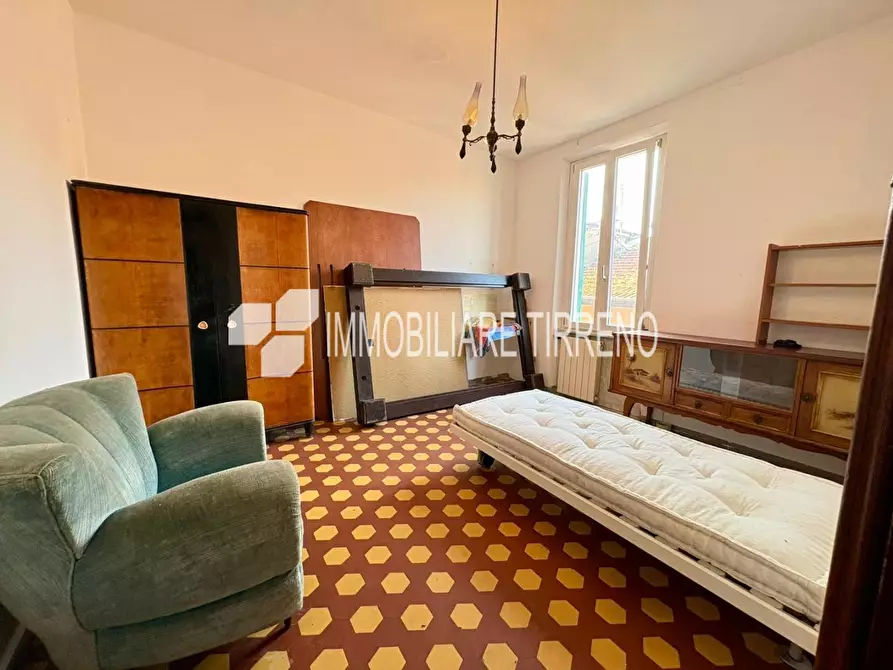 Immagine 17 di Villa in vendita  a Massa