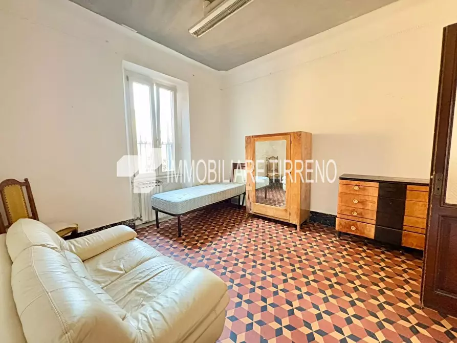 Immagine 8 di Villa in vendita  a Massa